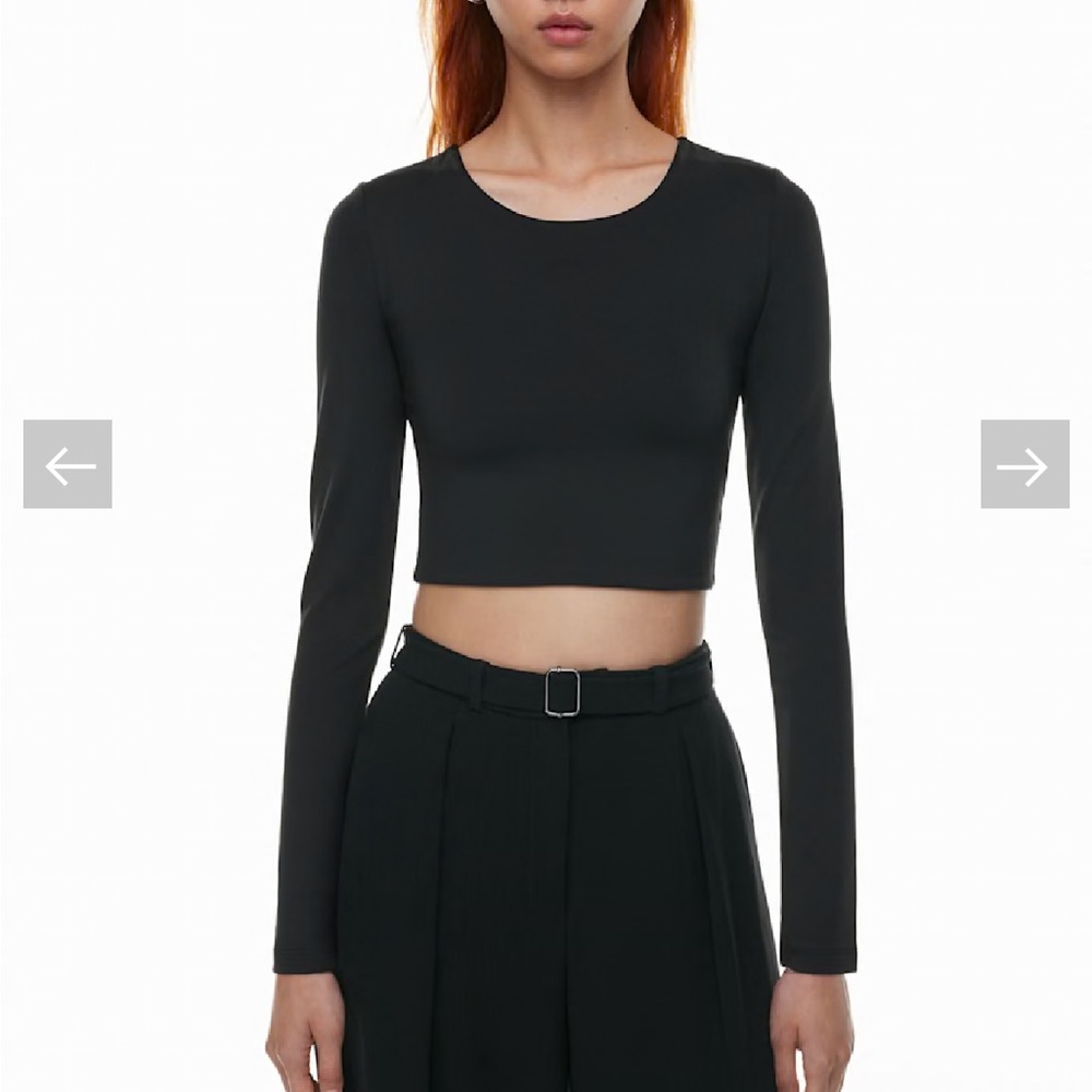 Babaton Contour Crew Cropped Long Sleeve Shirt Black